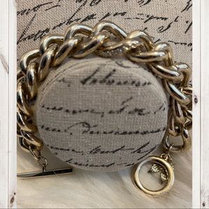 VICTORIA SECRET BRACELET